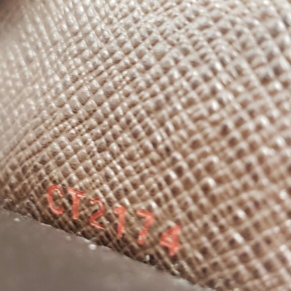 100% Authentic Louis Vuitton Damier Multicles 4 Ring Key Case - Picture 10 of 11